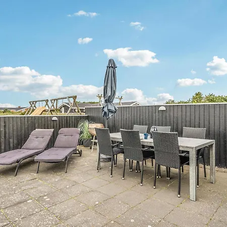 Feriehus Awesome In With Sauna