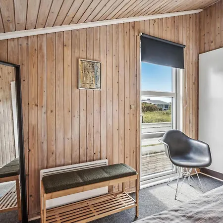 Feriehus Awesome In With Sauna